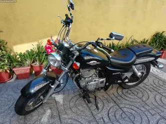 suzuki-gz-250-marauder-ar-2006