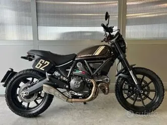 ducati scrambler 800, scarico hp, specchi barracud