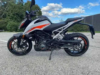 ktm duke 390 / modèle 2021