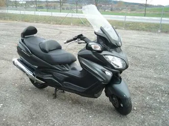 suzuki burgman 650 executive , nový model po 1.majiteli