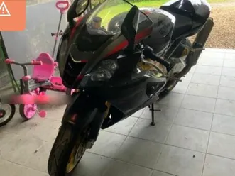 aprilia-rsv-1000-endommage-carte-grise-ok