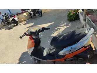 scooter-peugeot-v-clic-albufeira-e-olhos-de-agua