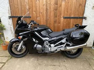 yamaha-fjr-1300-2010-touring-bike