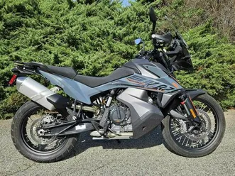 2022-ktm-adventure-890