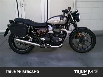 triumph street twin