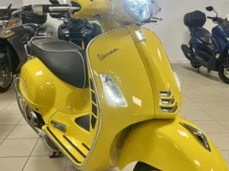 vespa-gts-300-super-2021-300-cm3-scooter-10-752-km-jaune-56600-lanester