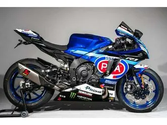 new-yamaha-yzf-r1-for-sale-in-verwood