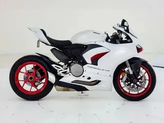 2022-ducati-panigale-v2-187-bw