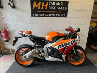 2015-honda-cbr-cbr1000rr-fireblade-original-factory-repsol-edition-superbike-p