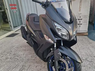 suzuki burgman an 400 + givi kufer, 2023 god.