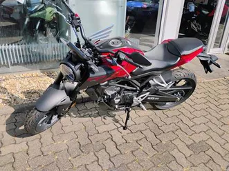 honda-cb-125-r-abs-fs-a1-mj25-neu-rote-i-showroom