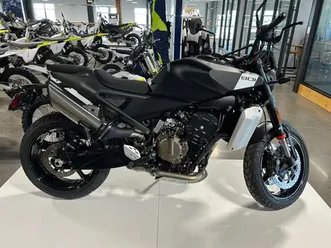 2024-husqvarna-motorcycles-svartpilen-801