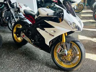 triumph-daytona-675-r-6000-euro-di-accessori-bianco