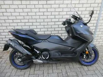 yamaha tmax 560 blauw
