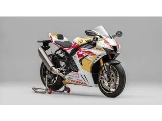 2023-honda-fireblade-cbr-1000rrr-sp-john-mcginness-1-of-30