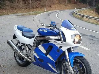 suzuki-gsx-r-750-w