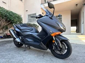 2015-yamaha-scooter-tmax-530
