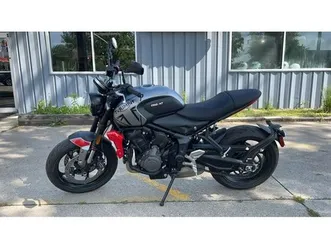 2022-triumph-trident-660