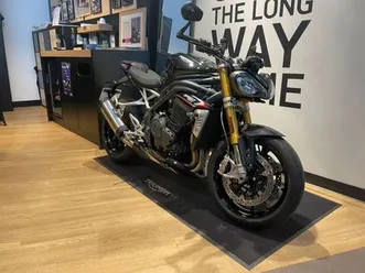 triumph-speed-triple-1200-rs-2022-1200-cm3-moto-roadster-3-700-km-78430-louveciennes