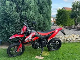 derbi-senda-drd-125-sm-supermoto-motorrad