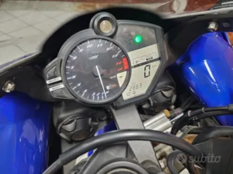 yamaha-r1-scoppi-irregolari-solo-2-apos-883-km