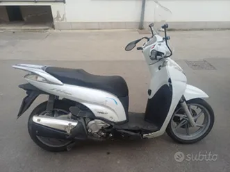 honda sh 300 incidentato