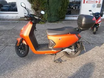 niu mqi gt evo 100km/h roller