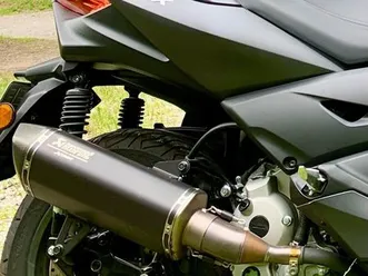 yamaha-x-max-300-akrapovic-titan-mit-carbon-top-end
