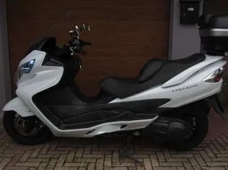 suzuki-burgman-400-bianco