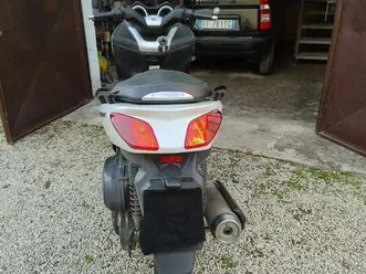 yamaha-x-max-250-bianco