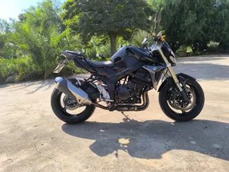 suzuki gsr750
