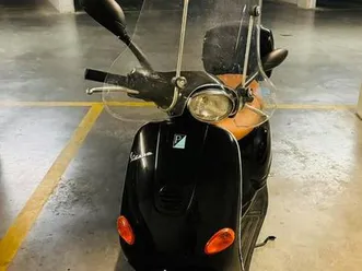 vespa-piaggo-et2-49-cc-2-casques-vespa-protection-jambes