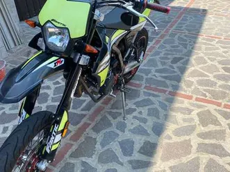 fantic-strada-125-motard-xmf-125-performance