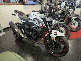 2022-kawasaki-z400-abs