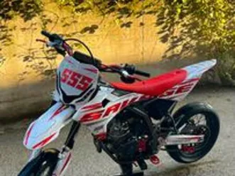 fantic-xmf-125-motard-u-r-g-e-n-t-e