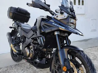 suzuki-v-strom-1050-cm3-2021-god