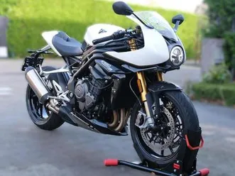 triumph-speed-triple-1200-rr-85kw