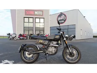 bluroc-tracker-125-cm3-scrambler