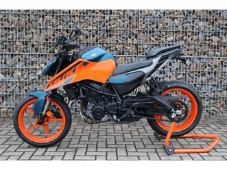 ktm-125-duke-mit-zubehor