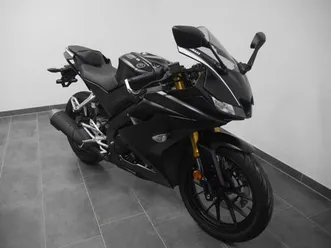yamaha-yzf-r-125-schwarz-matt-2900km-1-hand