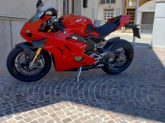 ducati-panigale-v4s