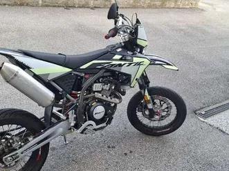 fantic-strada-125-performance-verde