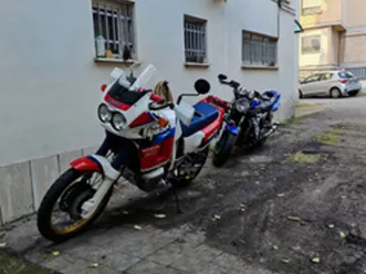 africa-twin-rd04-750