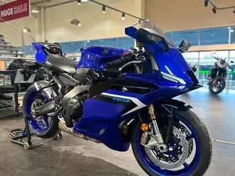 yamaha r9