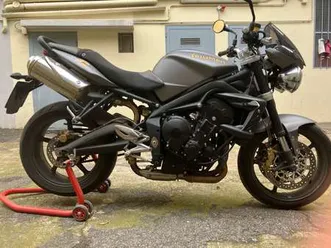 triumph-street-triple-r-grigio