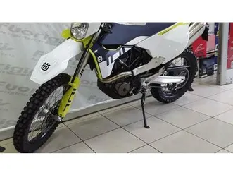 vendo husqvarna 701 enduro (2023 - 25) nuova a san nicola la strada (codice 9113631) - moto.it