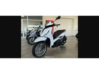 vendo-piaggio-beverly-300-abs-asr-2021-25-nuova-a-san-martino-siccomario-codice-93747