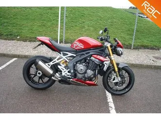 triumph speed triple 1200 rs