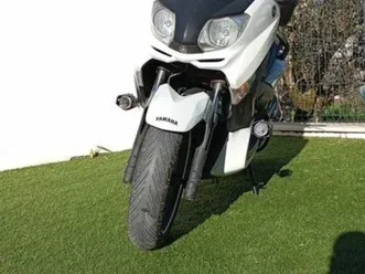 scooter-125-x-max-porto-de-mos-sao-joao-baptista-e-sao-pedro