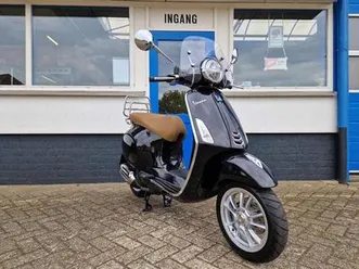 vespa-primavera-125-motorscooter-a1-vespa-sprint-125cc-scooters-vespa-marktplaat